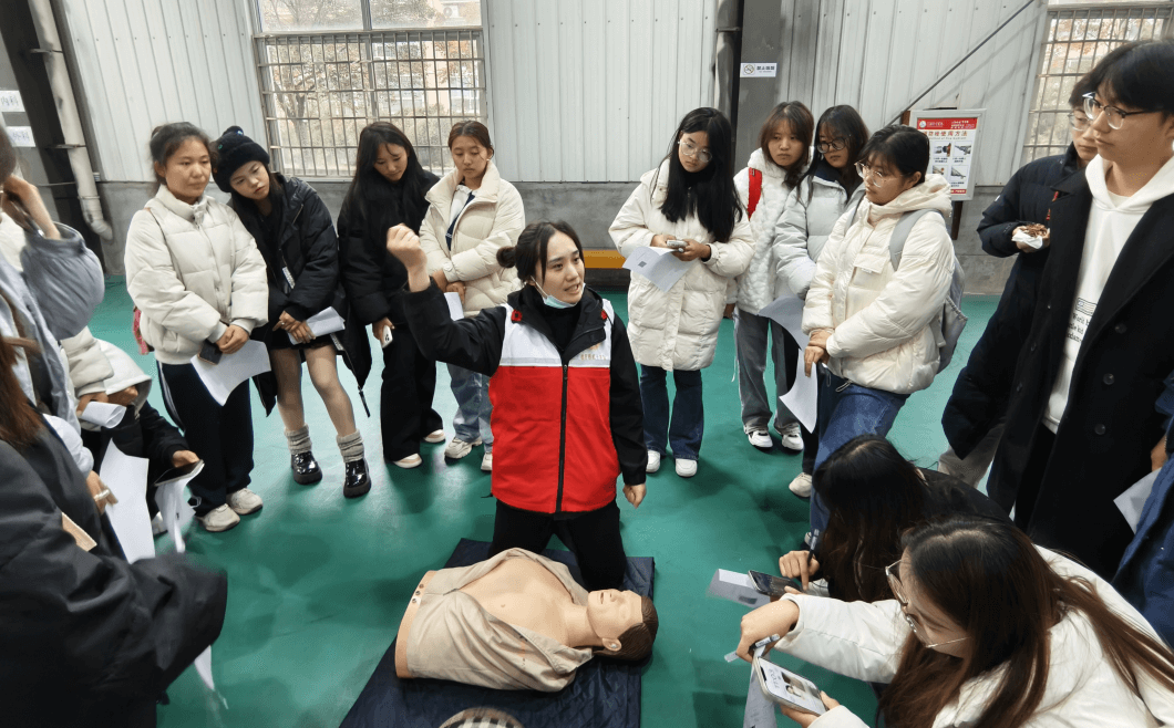 罗庄区红十字会 开展“救在身边   校园守护”急救培训活动